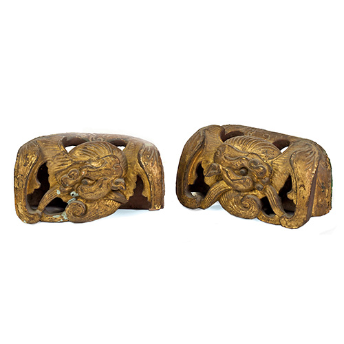 Sub.:10 - Lote: 292 -  Pareja de pequeos relieves en madera tallada y dorada, China, principios del s. XX.