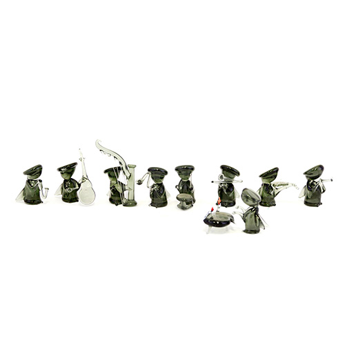 Sub.:10 - Lote: 258 -  Lote formado por diez figuras que representan una adoracin de ngeles msicos en cristal. Miniatura.