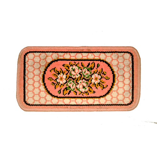 Sub.:12 - Lote: 91411 -  Tapete de estilo neoclsico con cartucho central de flores cobre fondo geomtrico en blanco y rosa.