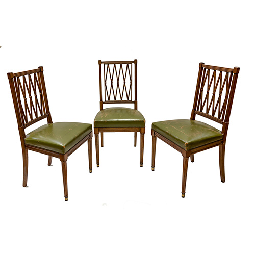 Sub.:12 - Lote: 91397 -  Lote de seis sillas de Loscertales estilo Luis XVI en madera de haya patinada y tapizadas en verde. 