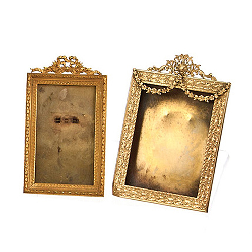 Sub.:13 - Lote: 1633 -  Lote de dos marcos para fotos en bronce dorado.