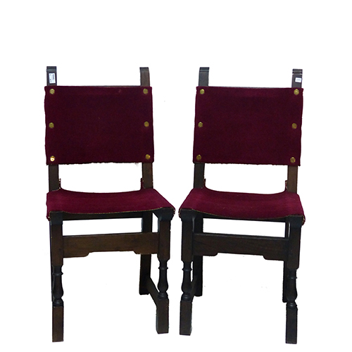 Sub.:13 - Lote: 207 -  Pareja de sillas castellanas con tapicera roja.
