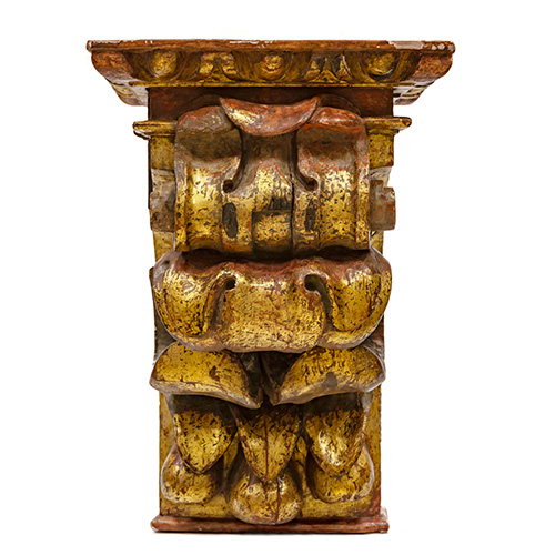 Sub.:15 - Lote: 1275 -  Gran mnsula en madera tallada y dorada, s. XVII.