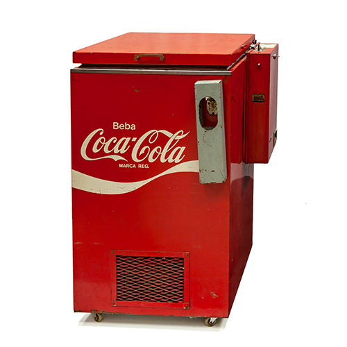 Sub.:15 - Lote: 1350 -  Nevera expendedora de Cocacola. Aos 60.