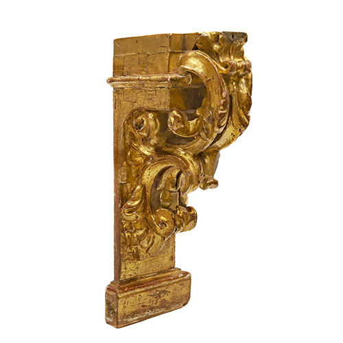 Sub.:15 - Lote: 1274 -  Mnsula en madera tallada y dorada. S. XVII.