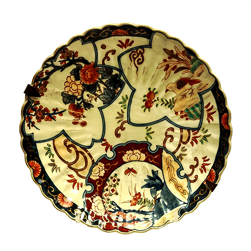 Sub.:16 - Lote: 285 -  Plato de porcelana Imari japonesa.