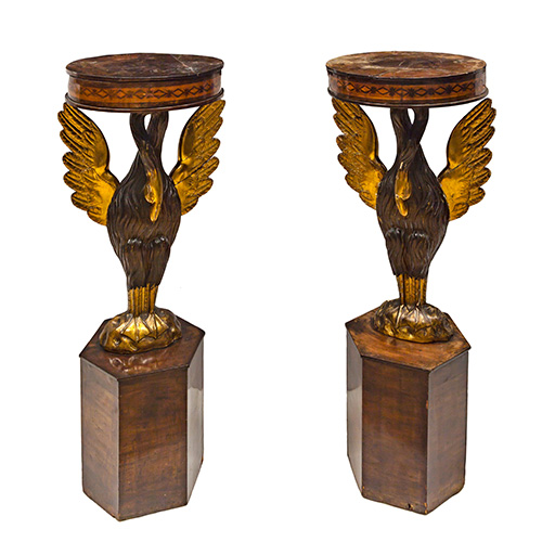 Sub.:17 - Lote: 180 -  Pareja de peanas en madera tallada, dorada y policromada con marquetera en cintura de la base superior y cisnes tallados en los fustes. 