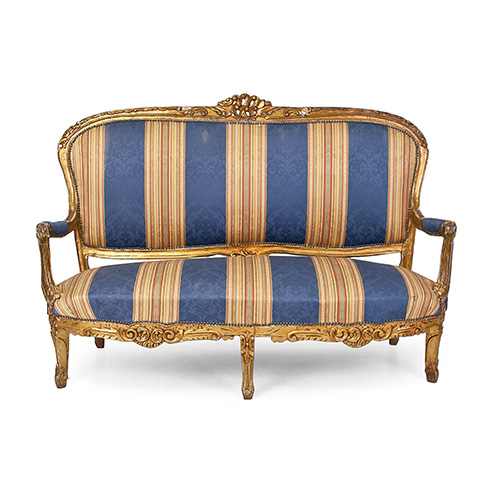 Sub.:17 - Lote: 349 -  Conjunto de canap y cuatro sillones estilo Luis XV en madera dorada. 