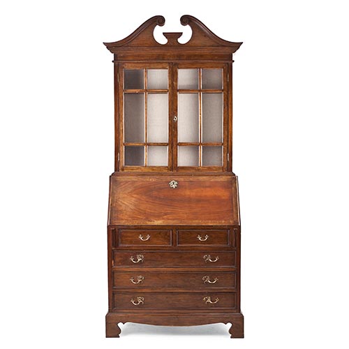 Sub.:25 - Lote: 194 -  Bureau bookcase en madera patinada con parte superior acristalada y baldas al interior. 