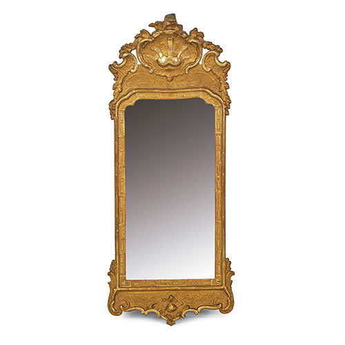 Sub.:9 - Lote: 519 -  Espejo con marco Regence en madera tallada y dorada, ca. 1720. 