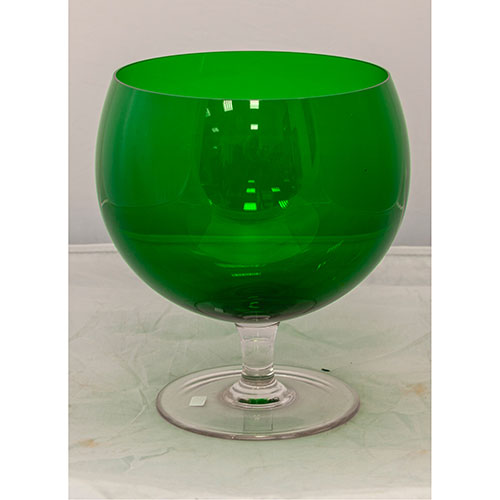 Sub.:1-On - Lote: 754 -  Gran copa en cristal tintado en verde.