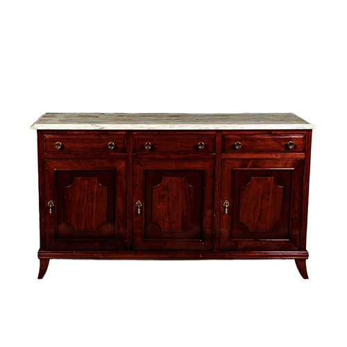 Sub.:1-On - Lote: 125 -  Aparador con tapa de m�rmol. En madera patinada.