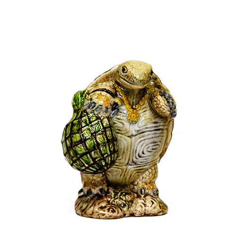 Sub.:1-On - Lote: 544 -  Figura de porcelana policromada que representa a una tortuga. Marca Beswick, Inglaterra.