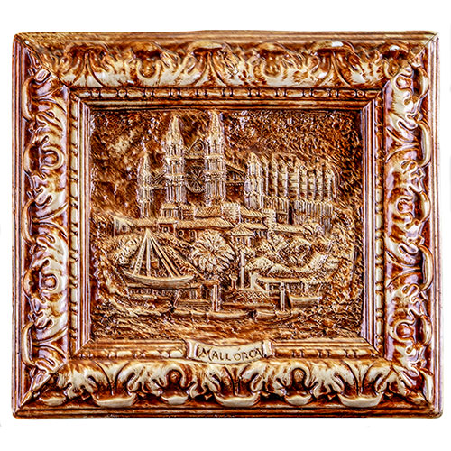 Sub.:1-On - Lote: 266 -  Grabado en estuco de la ciudad de Mallorca. Con filacteria identificativa. Barnizado.