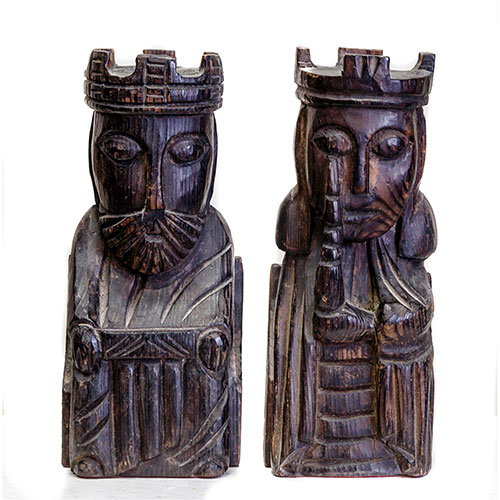 Sub.:1-On - Lote: 237 -  Pareja de esculturas en madera tallada y patinada. De corte r�stico, a imitaci�n de las formas