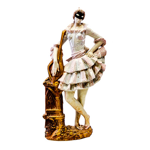 Sub.:10-On - Lote: 924 -  Figura en porcelana de bailarina de carnaval con instrumento musical