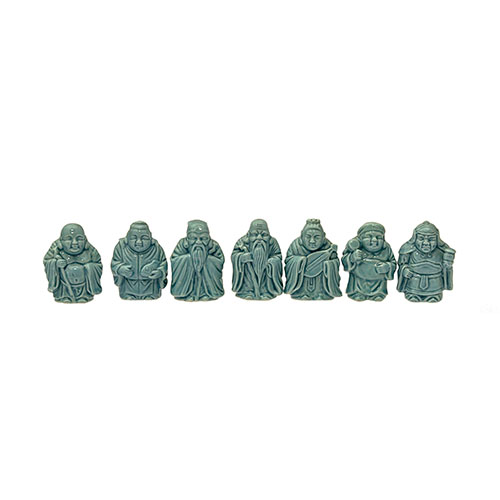 Sub.:10-On - Lote: 561 -  Siete sabios. Figuras en cramica de celadn azul lavanda.
