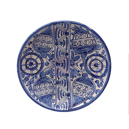 Sub.:10-On - Lote: 542 -  Plato en cermica de Muel con decoracin en policroma azul.