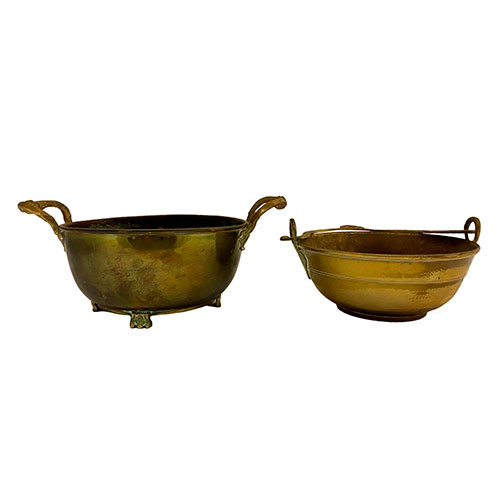 Sub.:10-On - Lote: 1062 -  Dos objetos realizados en latn y bronce.