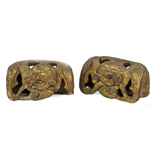 Sub.:10-On - Lote: 1174 -  Pareja de pequeos relieves en madera tallada y dorada, China, principios del s. XX.