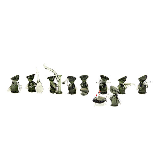 Sub.:10-On - Lote: 712 -  Lote formado por diez figuras que representan una adoracin de ngeles msicos en cristal