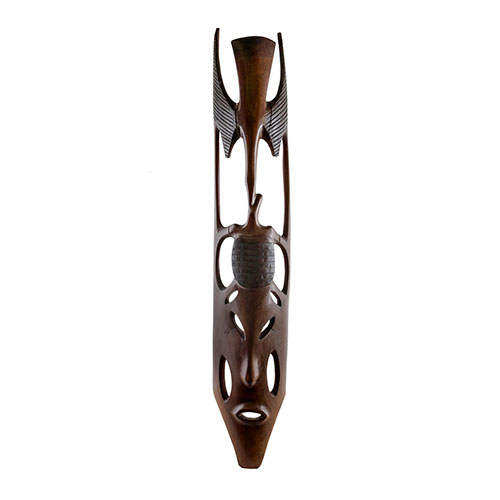 Sub.:10-On - Lote: 630 -  Gran mscara africana en madera tallada, con decoracin incisa en el tocado.