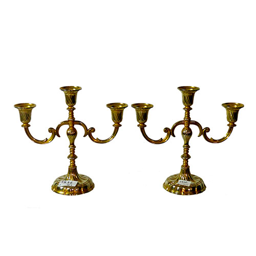Sub.:10-On - Lote: 1015 -  Pareja de candelabros de tres luces en bronce.