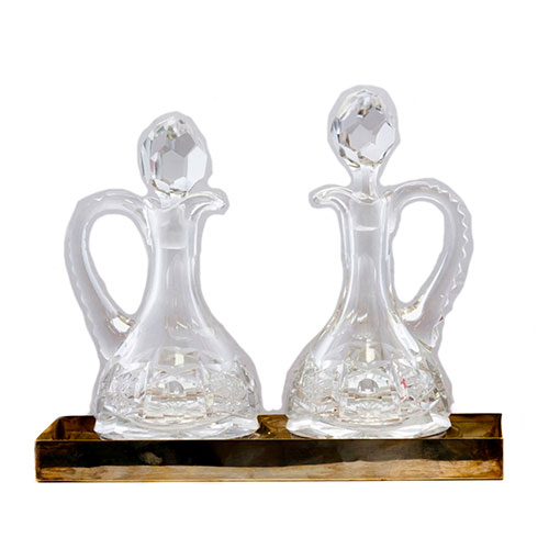 Sub.:10-On - Lote: 651 -  Vinagreras en cristal tallado con base de plata y bandeja de alpaca.