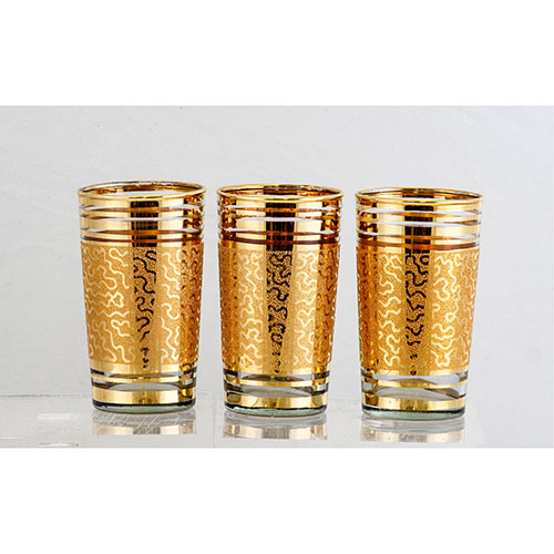 Sub.:10-On - Lote: 671 -  Lote de tres vasos altos de agua en cristal con decoracin dorada.
