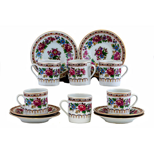 Sub.:10-On - Lote: 794 -  Juego o lote de seis tazas y seis platos en porcelana esmaltada con decoracin floral y grecas geomtricas.