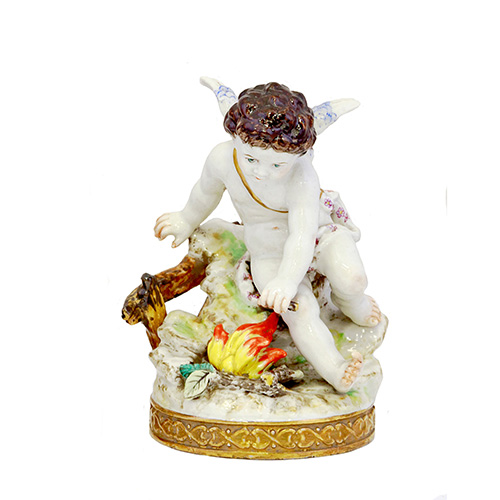 Sub.:10 - Lote: 370 -  Alegora del invierno, figura en porcelana.