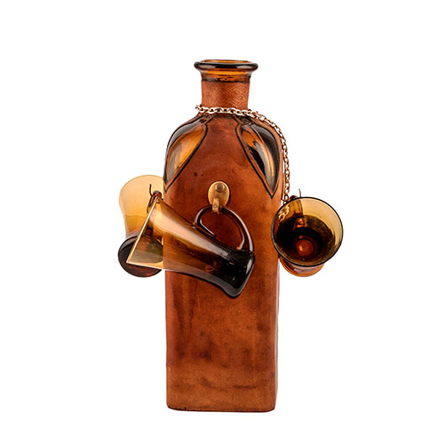 Sub.:11-On - Lote: 199 -  Licorera con avisador musical y tres tacitas de cristal.