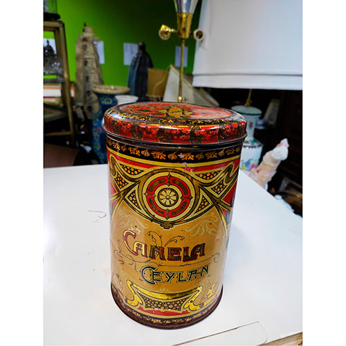Sub.:11-On - Lote: 1288 -  Lata de canela Ceylan con decoraci�n vegetal emulando modelos modernistas.