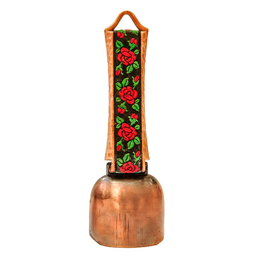 Sub.:11-On - Lote: 997 -  Pequeño cencerro de cobre con mango decorado con cinta de motivos florales.