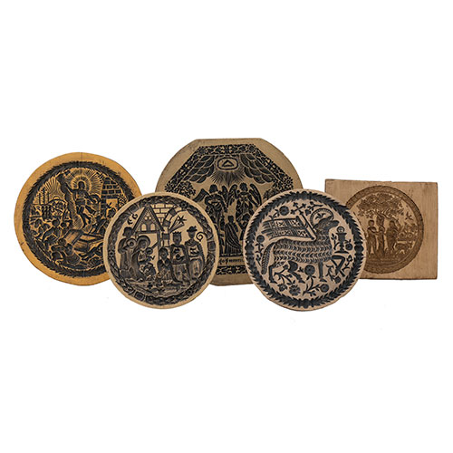 Sub.:11-On - Lote: 157 -  Lote compuesto por cinco moldes de sellos de pan alemanes en terracota y madera con forma redonda y creando escenas religiosas. Diversos tama�os.