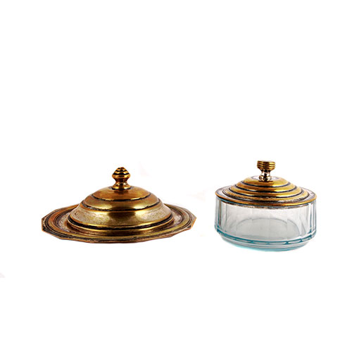 Sub.:11-On - Lote: 184 -  Recipiente en cristal con bandeja.