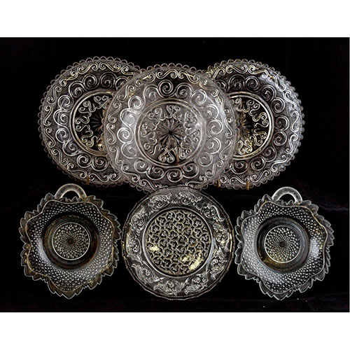 Sub.:11-On - Lote: 240 -  Lote de seis platitos en cristal prensado.