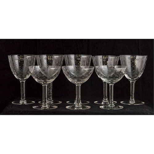 Sub.:11-On - Lote: 249 -  Conjunto de 8 copas en cristal grabado