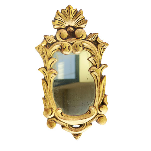 Sub.:11-On - Lote: 1280 -  Peque�a cornucopia con marco en madera dorada.