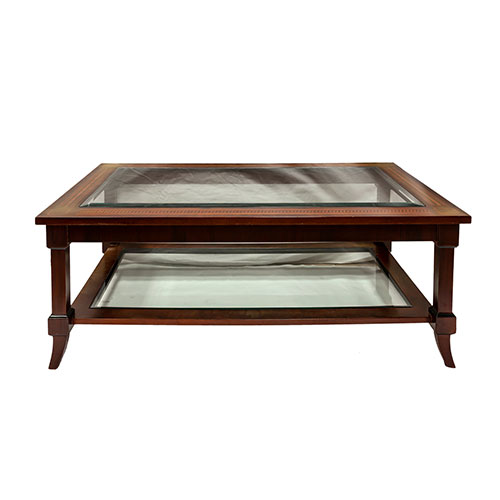 Sub.:11 - Lote: 440 -  Mesa baja rectangular de sof en madera con tapa y bandeja inferior de cristal. 