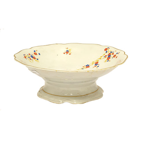 Sub.:12-On - Lote: 285 -  Fuente en porcelana de Checoslovaquia con peque�os detalles florales y acabados dorados.