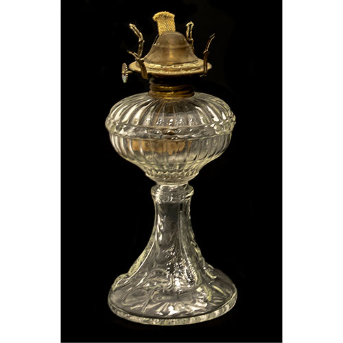 Sub.:12-On - Lote: 212 -  Quinqu� de cristal tallado con remates en lat�n.