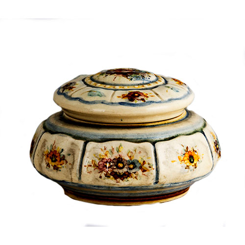 Sub.:12-On - Lote: 262 -  Cajita en loza esmaltada de Peyr�.