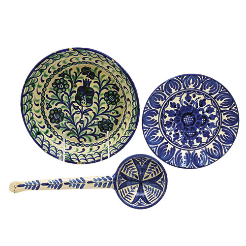 Sub.:12-On - Lote: 328 -  Lote de tres objetos en cer�mica: cuchar�n en cer�mica de Muel, fuente y plato.