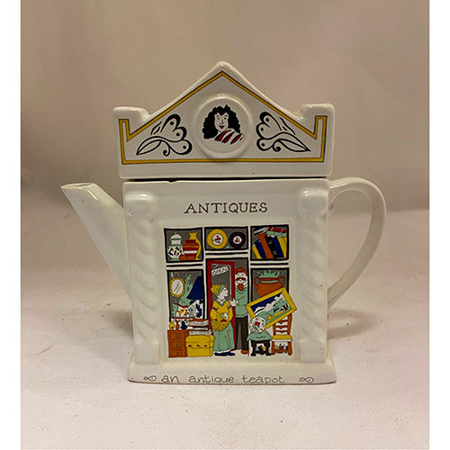 Sub.:12-On - Lote: 264 -  Tetera realizada en porcelana inglesa seg�n modelo de Barry Smith y Barbara Wootton.