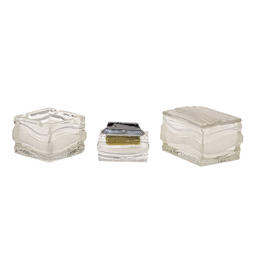 Sub.:12-On - Lote: 205 -  Conjunto de fumador en cristal.