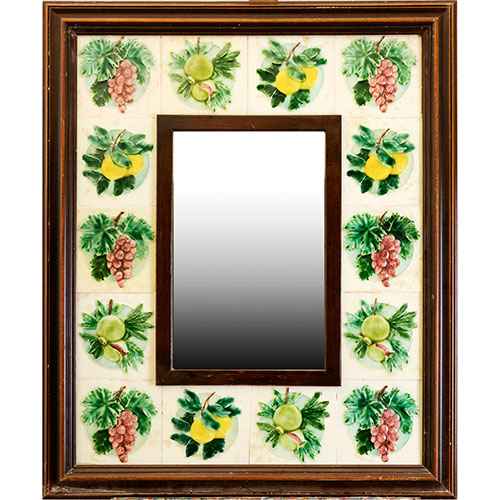 Sub.:12-On - Lote: 118 -  Espejo en madera con azulejos de frutas.