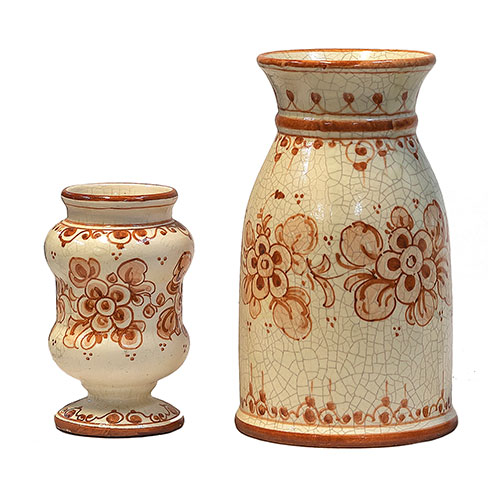 Sub.:12-On - Lote: 325 -  Jarr�n y albarelo en cer�mica con escenas florales pintadas a mano.