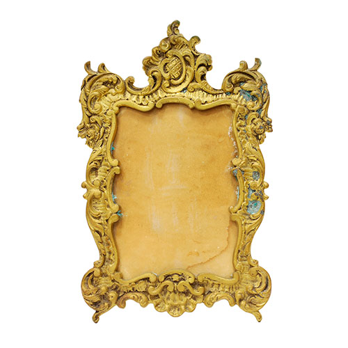 Sub.:12-On - Lote: 128 -  Portarretratos de sobremesa en bronce estilo Luis XV.