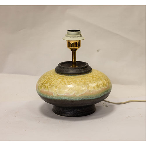 Sub.:12-On - Lote: 111 -  Lámpara de sobremesa en cerámica.